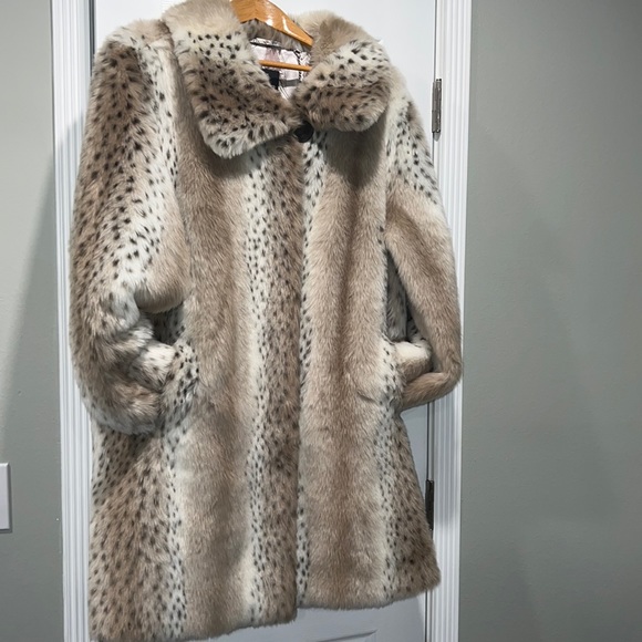 Dennis Basso Faux Fur - Picture 6 of 7